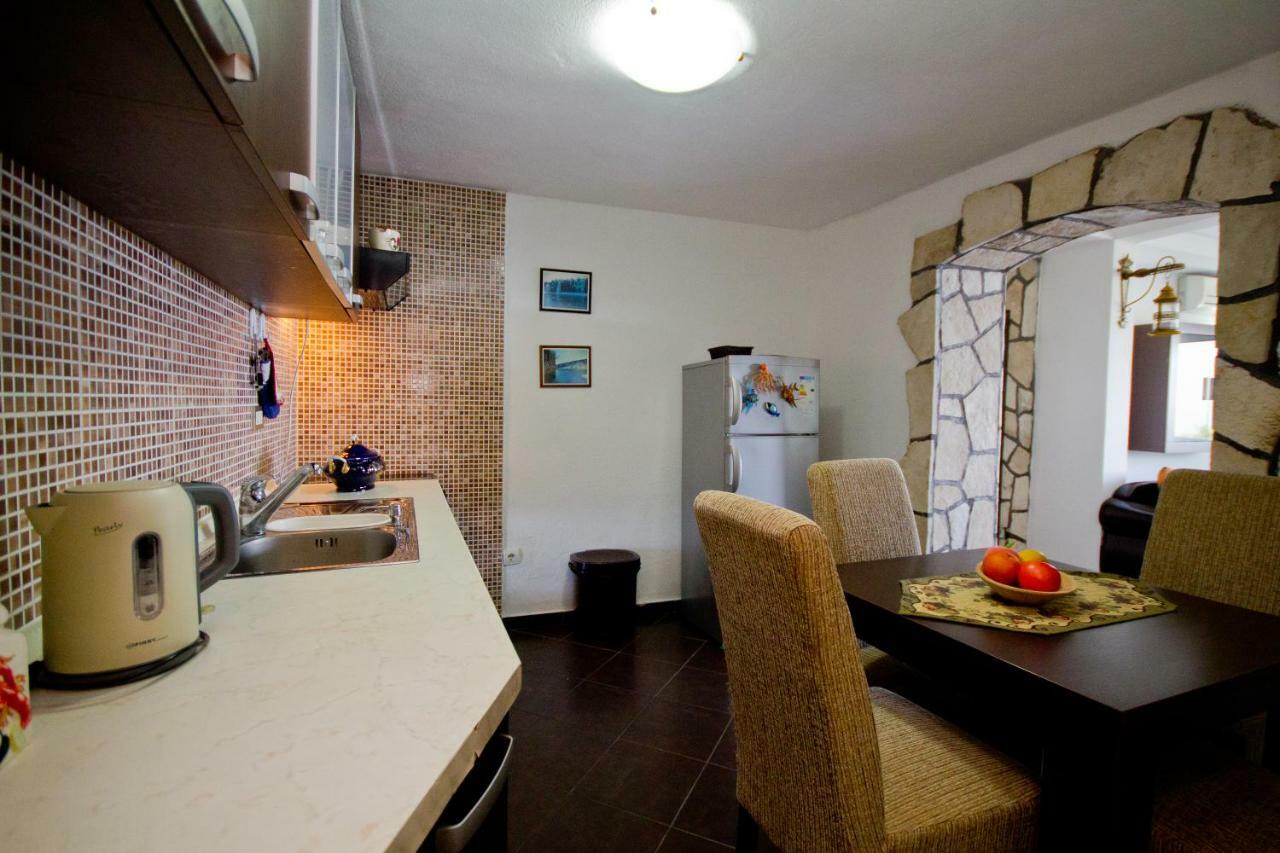Apartments Dora โดบราวอดา ภายนอก รูปภาพ
