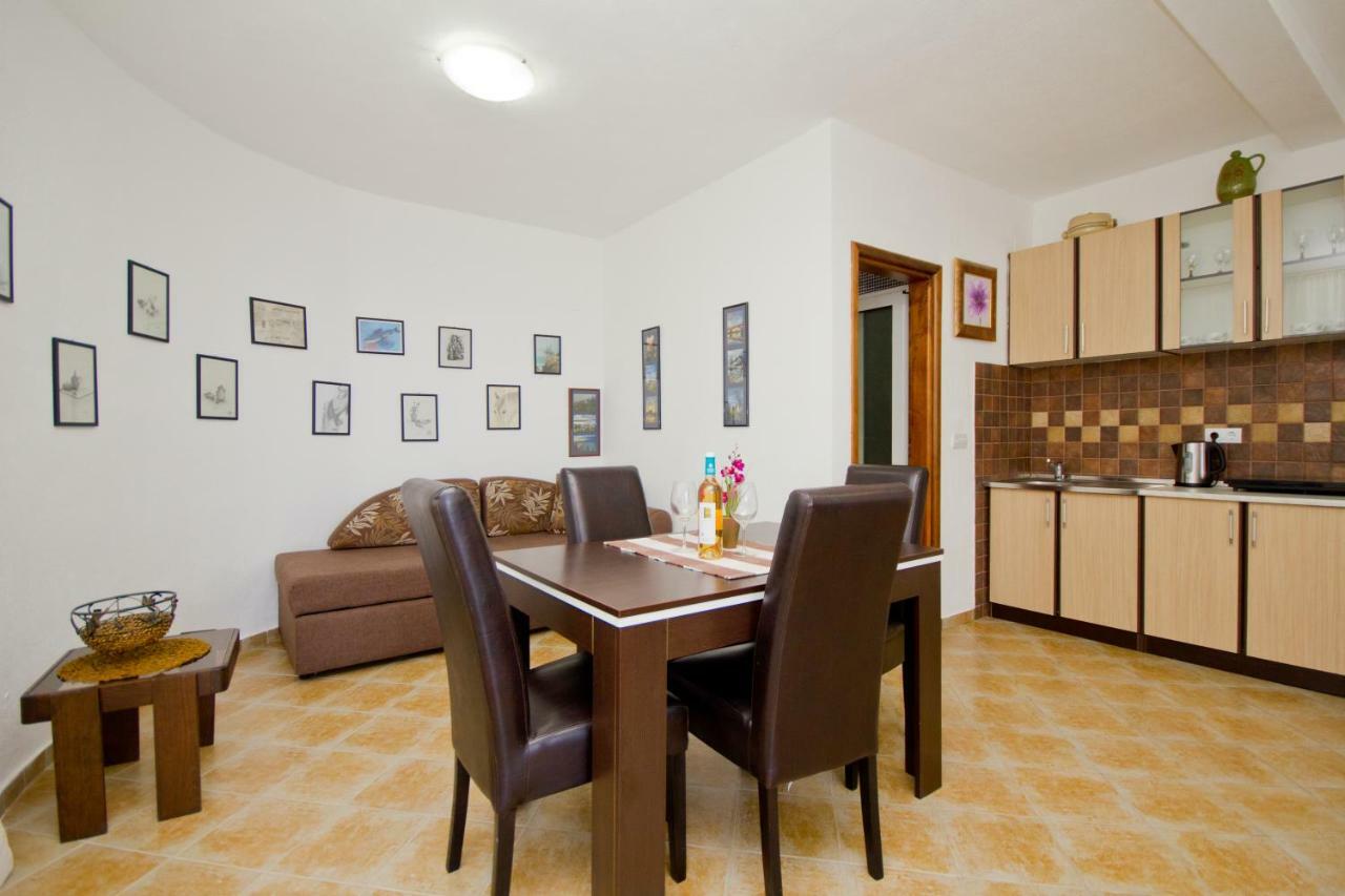 Apartments Dora โดบราวอดา ภายนอก รูปภาพ