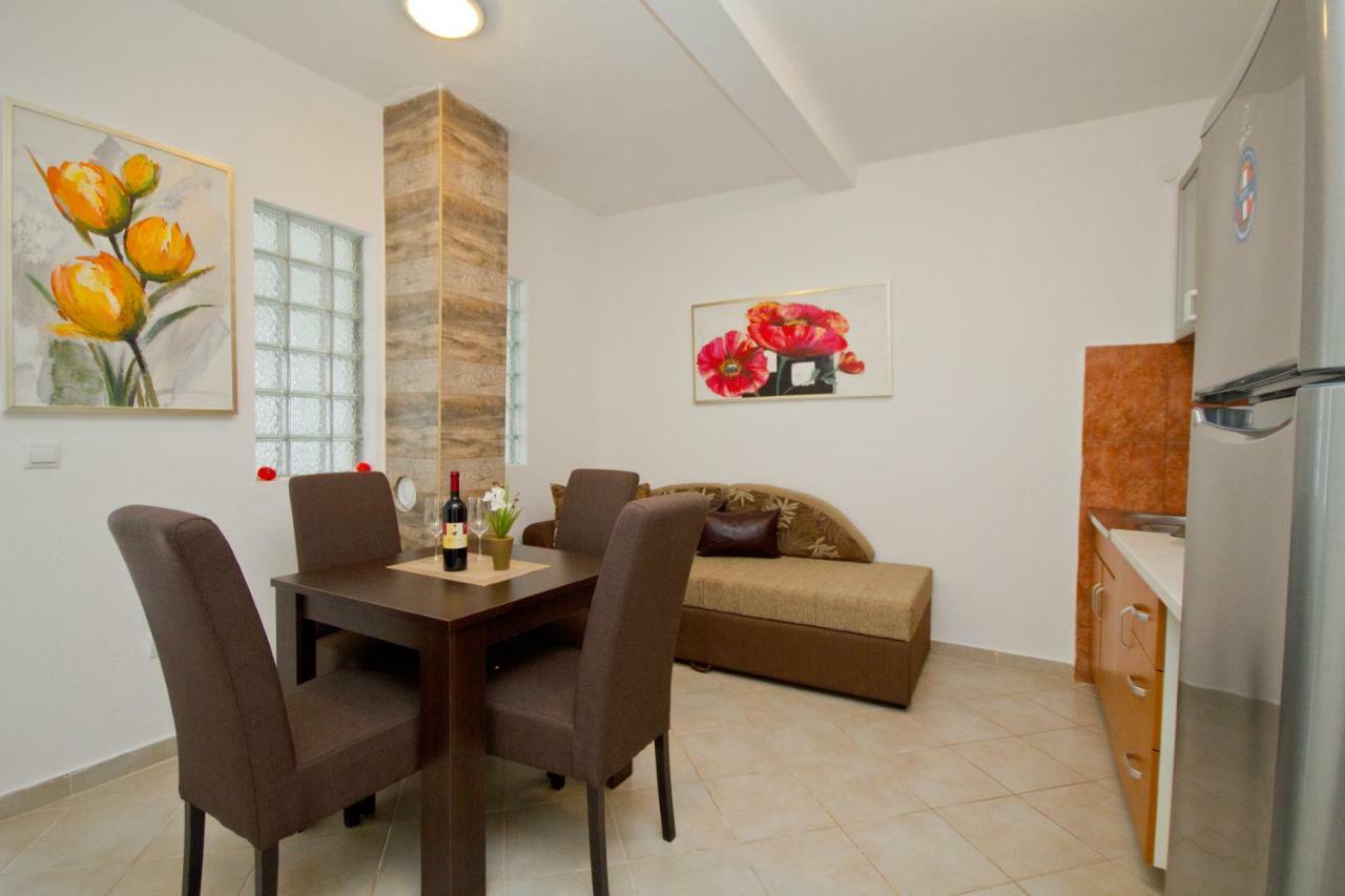 Apartments Dora โดบราวอดา ภายนอก รูปภาพ