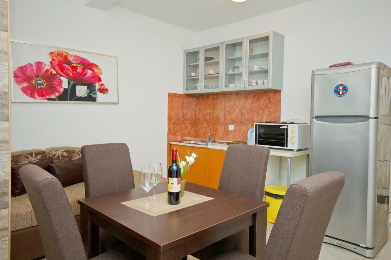 Apartments Dora โดบราวอดา ภายนอก รูปภาพ